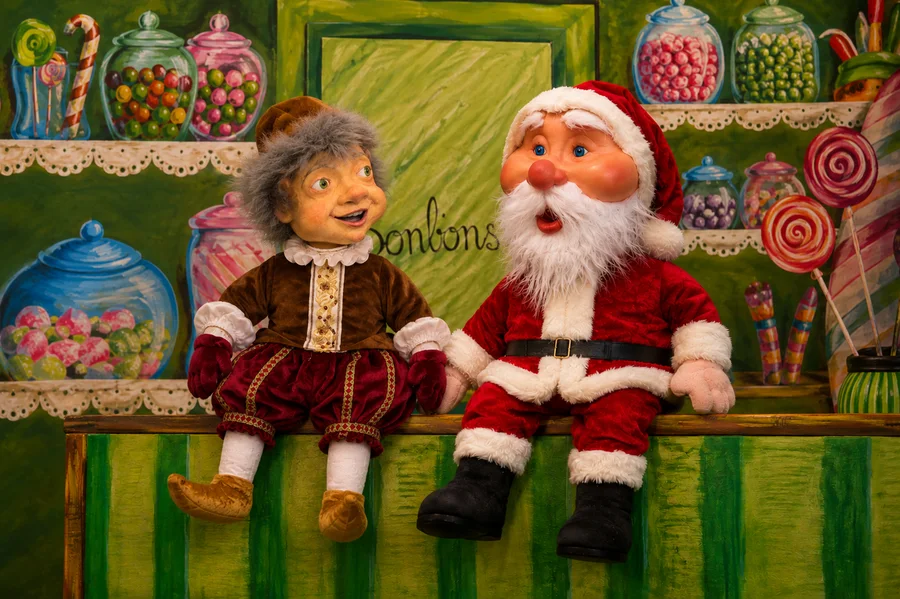 Le Père Noël et Nérolin sur scène