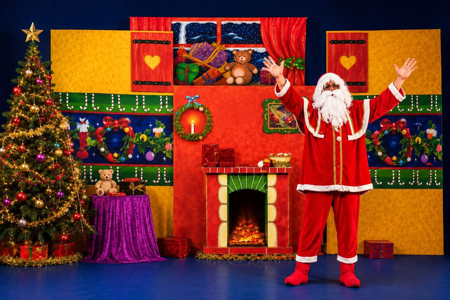 Le Père Noël dans son décor de Noël